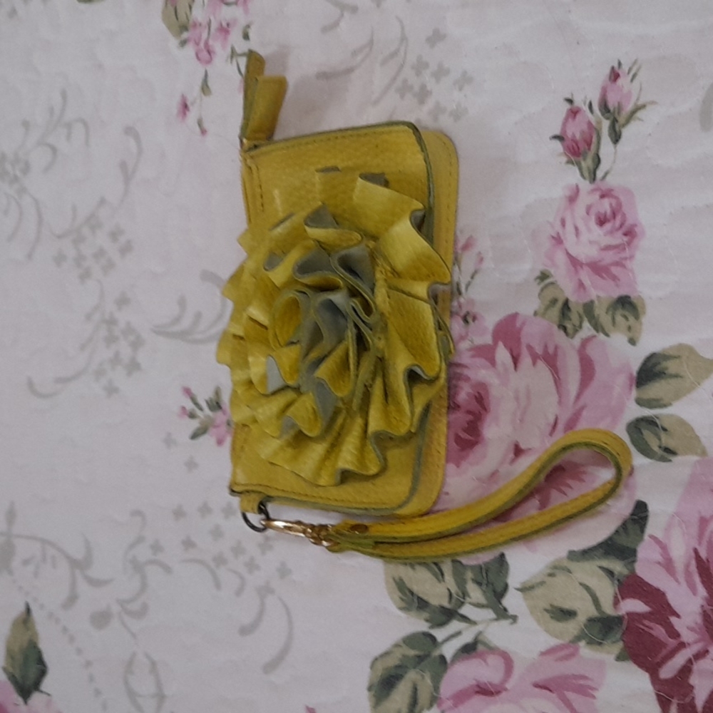 Yellow Cowhide Wrislet